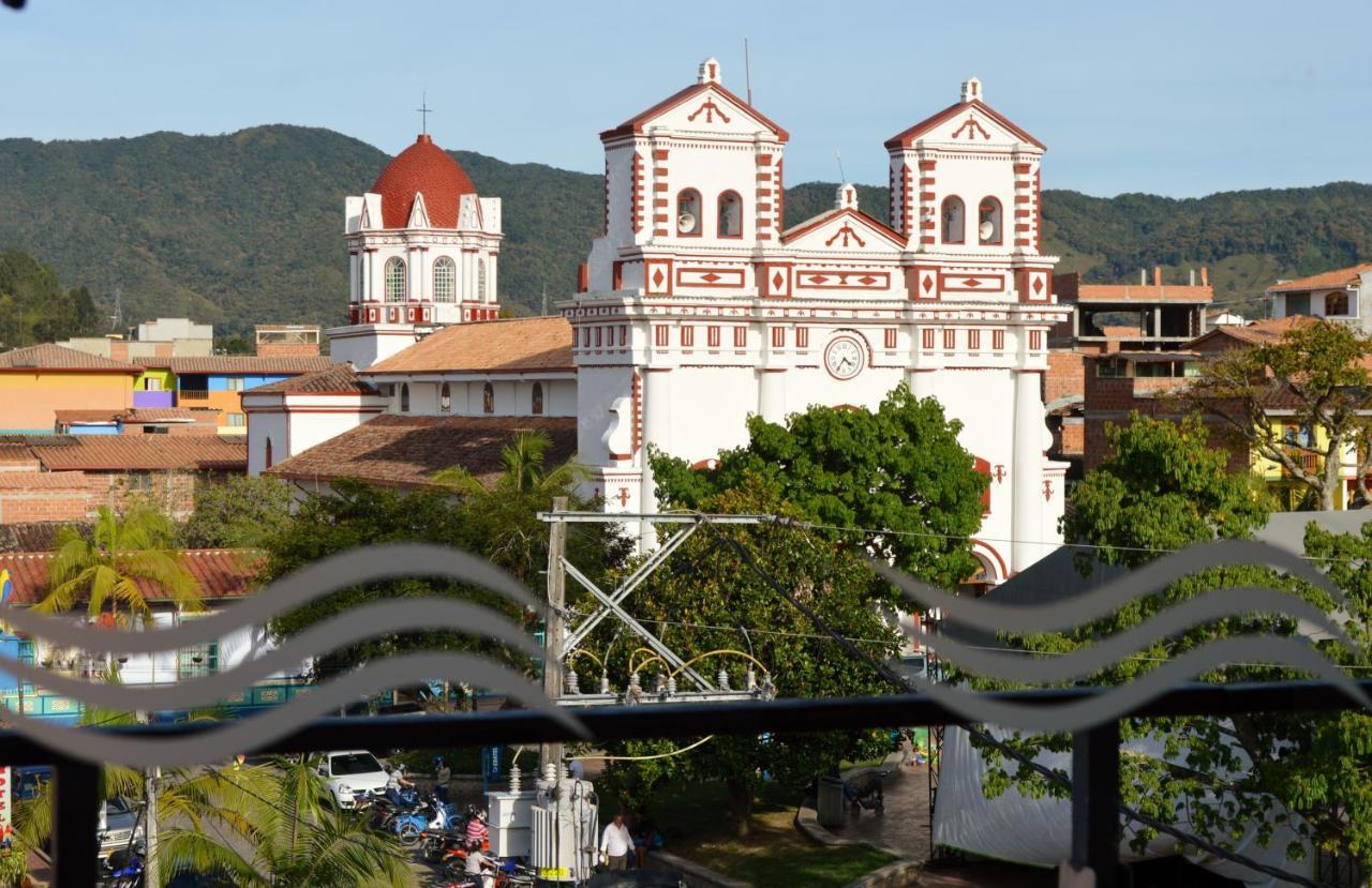 Hotel Guatatur Guatape Ngoại thất bức ảnh