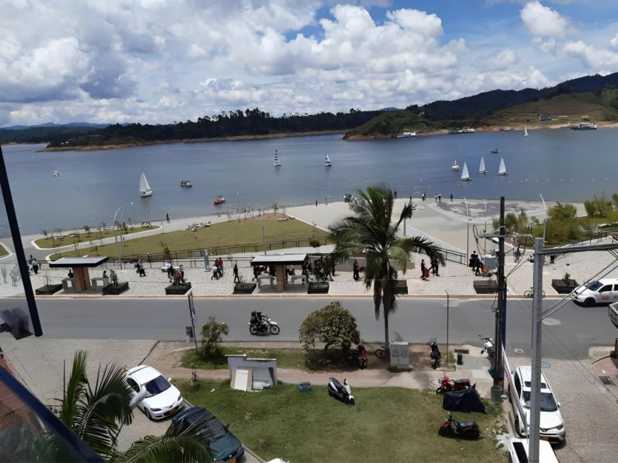 Hotel Guatatur Guatape Ngoại thất bức ảnh