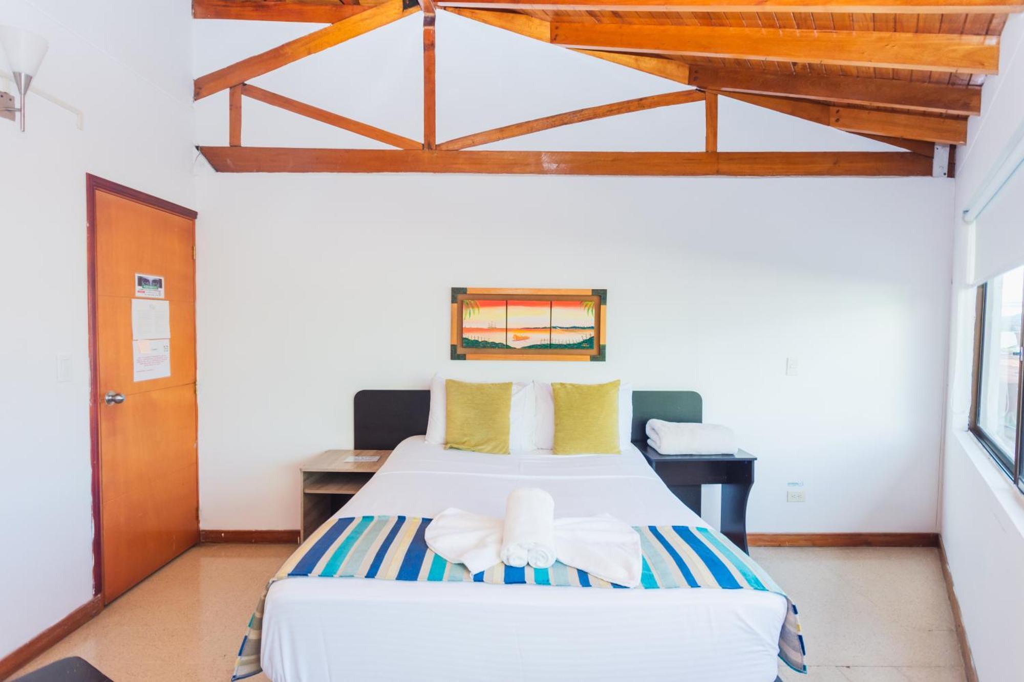 Hotel Guatatur Guatape Ngoại thất bức ảnh