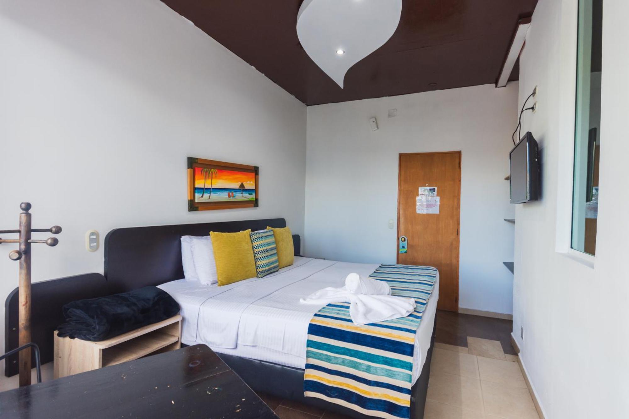 Hotel Guatatur Guatape Ngoại thất bức ảnh