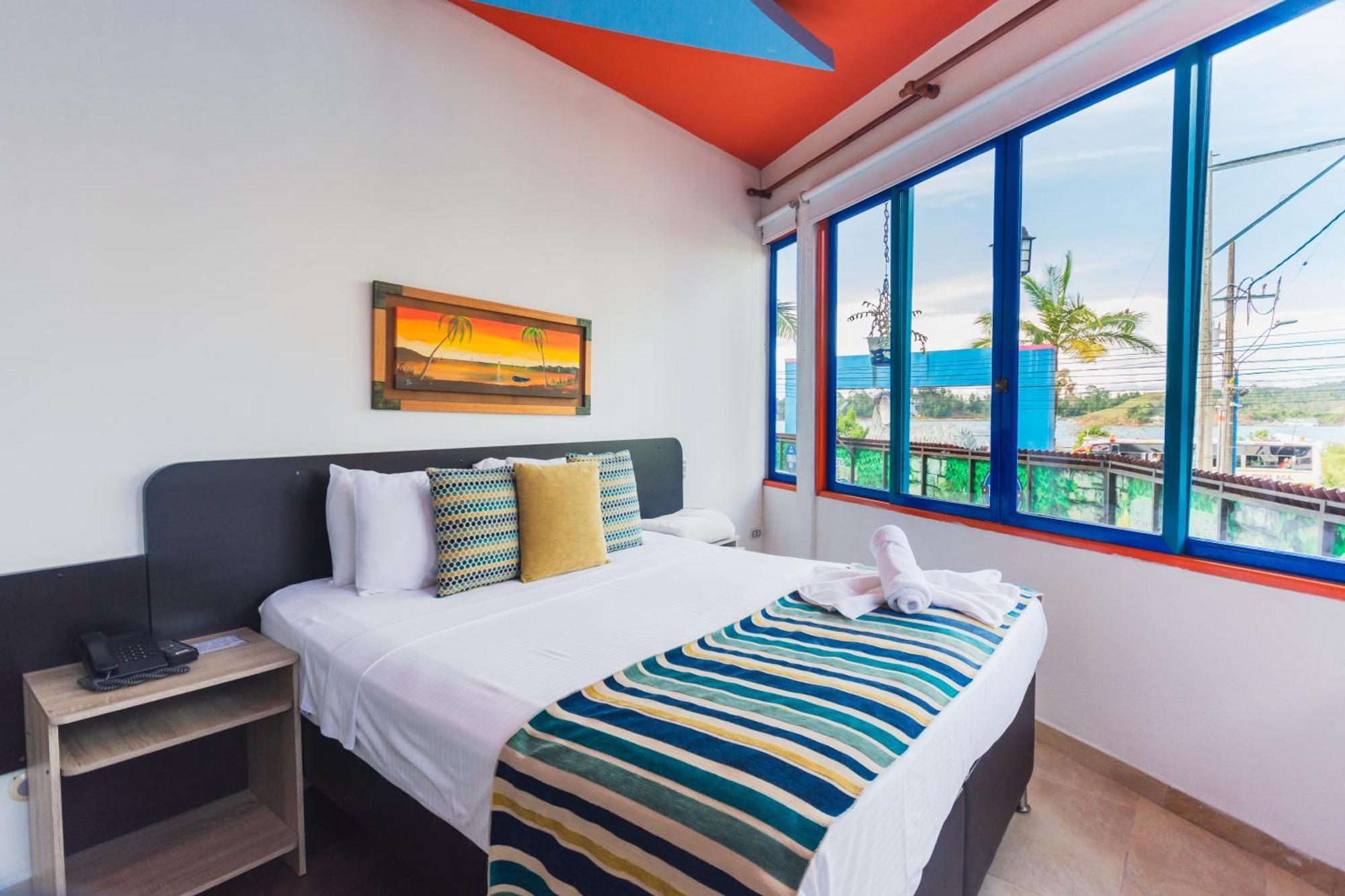 Hotel Guatatur Guatape Ngoại thất bức ảnh